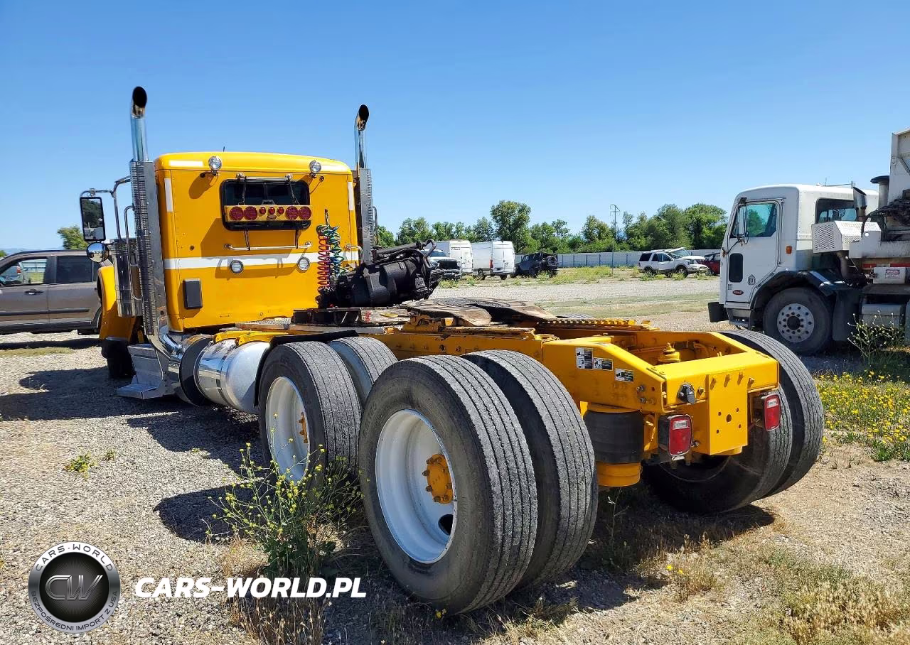2025 Peterbilt 589 VIN:1XPED49X0SD752129 - 3