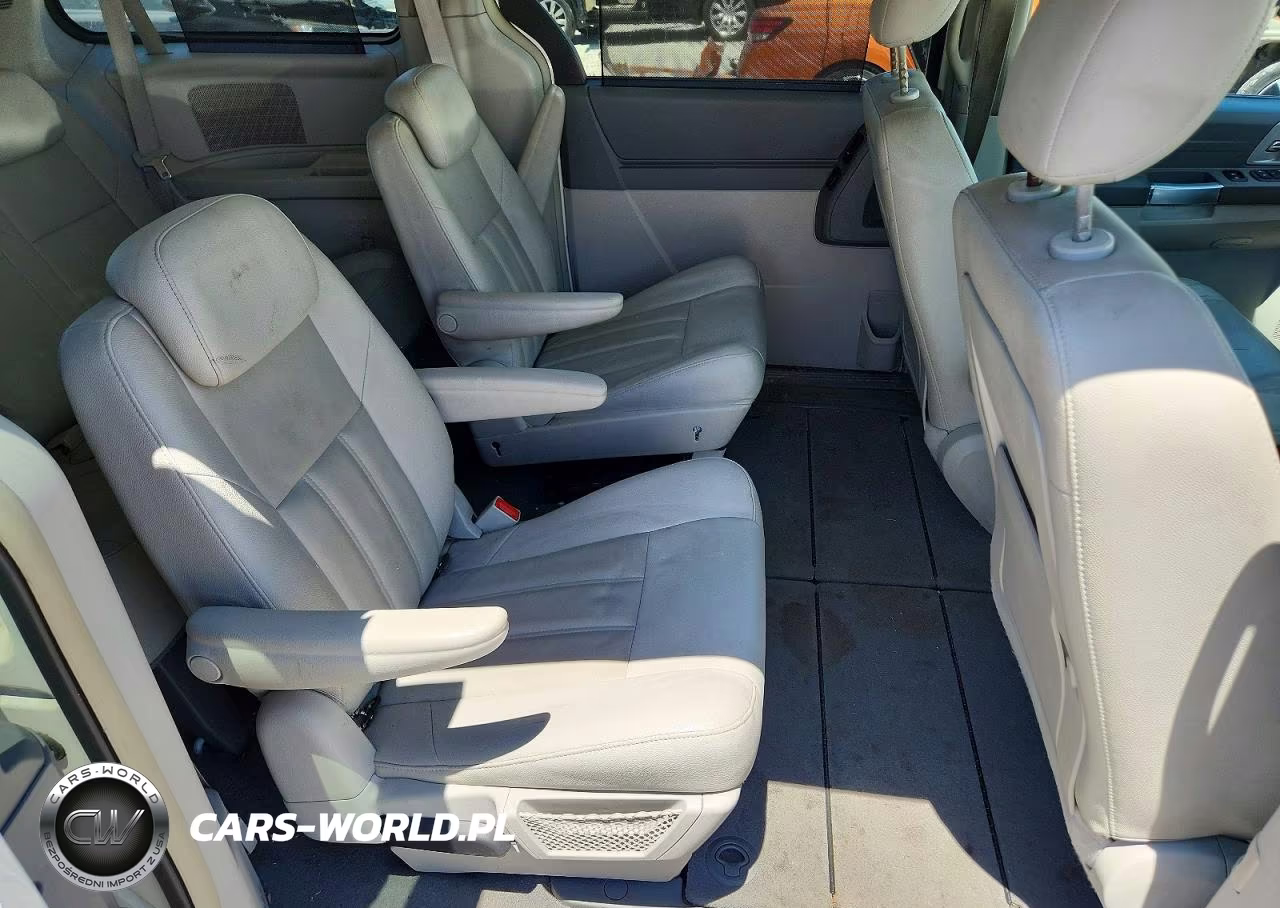 2008 Chrysler Town & Country Touring VIN:2A8HR54P48R757362 - 11
