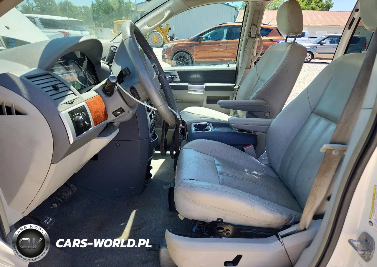 2008 Chrysler Town & Country Touring VIN:2A8HR54P48R757362 - 7