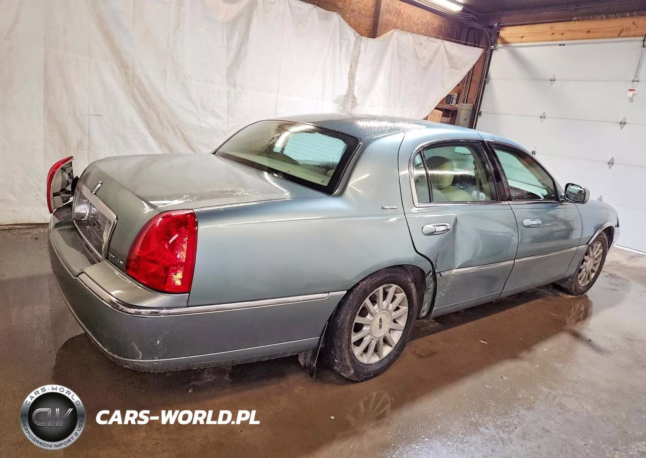 2006 Lincoln Town Car Signature VIN:1LNHM81V46Y624325 - 3