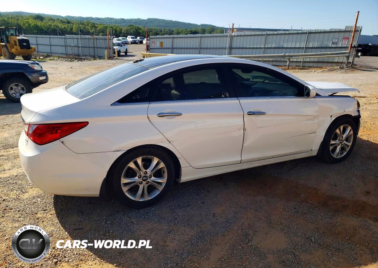 2012 Hyundai Sonata VIN:5NPEC4AC2CH437714 - 3