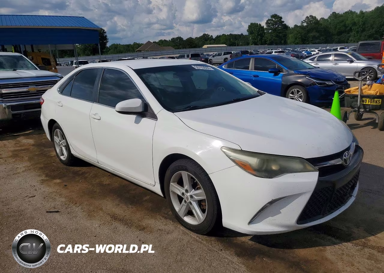 2015 Toyota Camry Se VIN:4T1BF1FK5FU932066 - 4