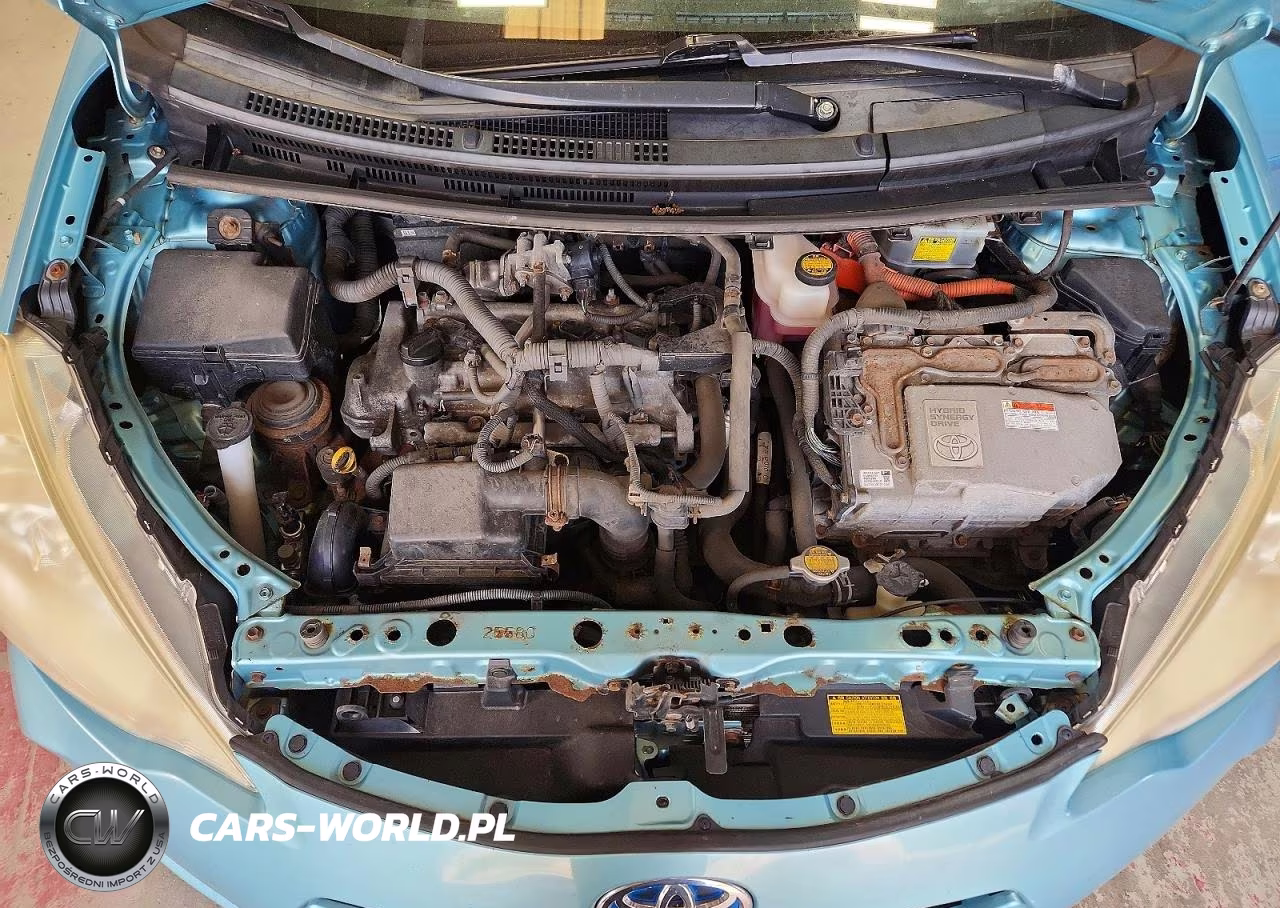 2012 Toyota Prius C Two VIN:JTDKDTB30C1011472 - 11