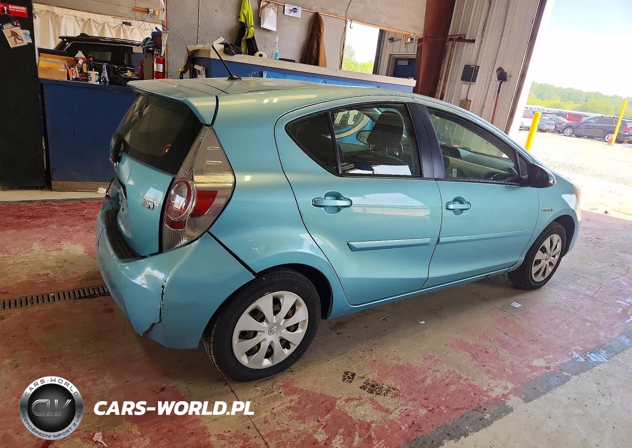 2012 Toyota Prius C Two VIN:JTDKDTB30C1011472 - 3