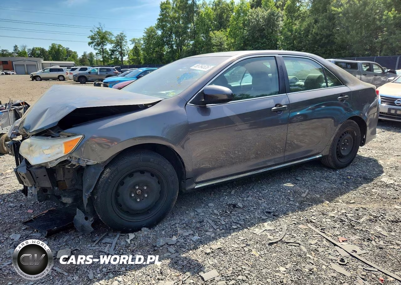 2014 Toyota Camry – zdjęcie 1 z 12