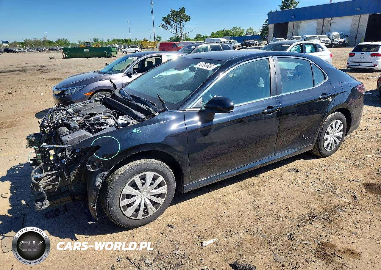 2023 Toyota Camry Le – zdjęcie 1 z 12