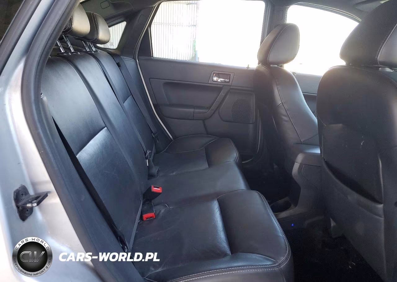 2010 Ford Focus Ses VIN:1FAHP3GN2AW281689 - 10
