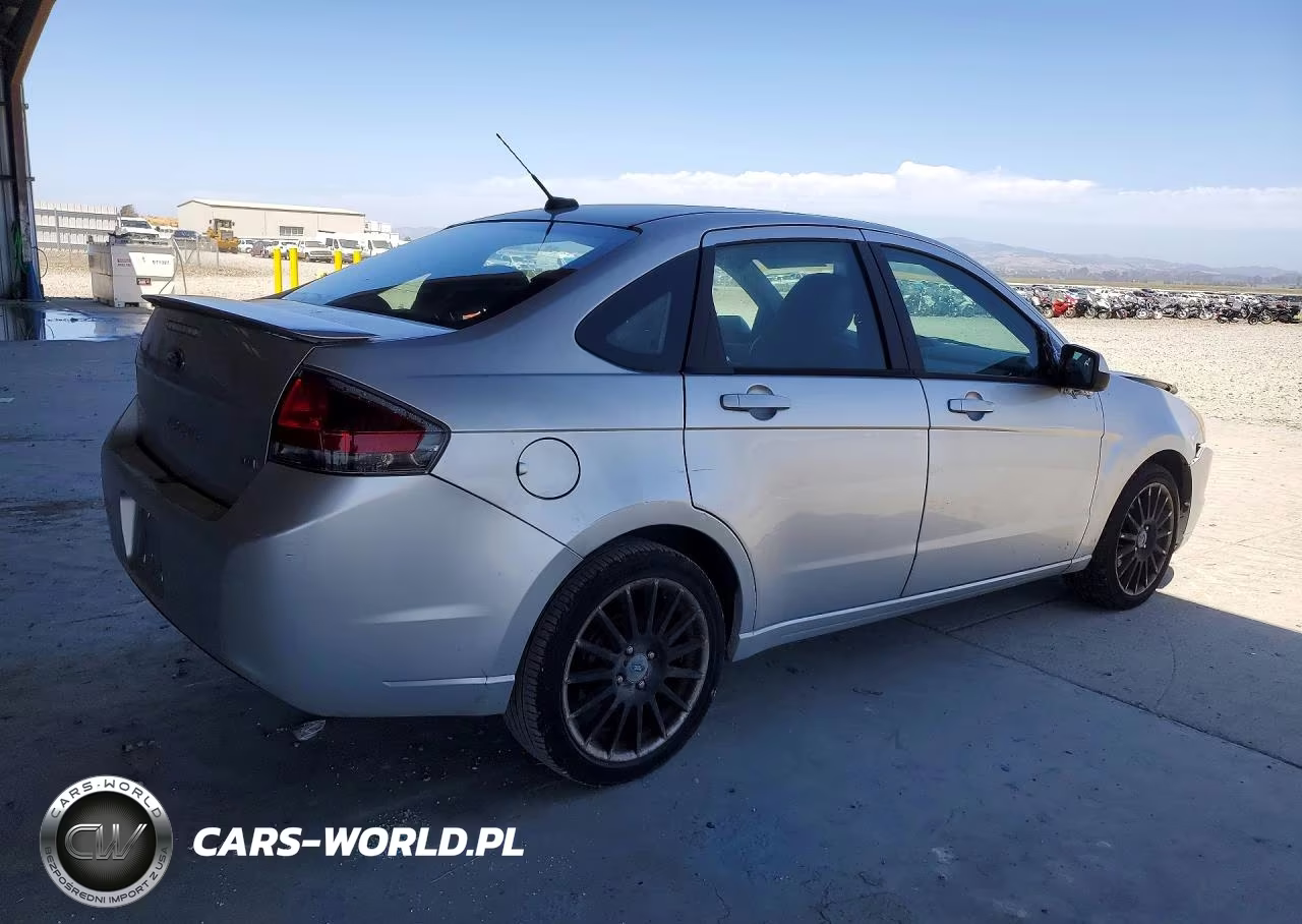 2010 Ford Focus Ses VIN:1FAHP3GN2AW281689 - 3