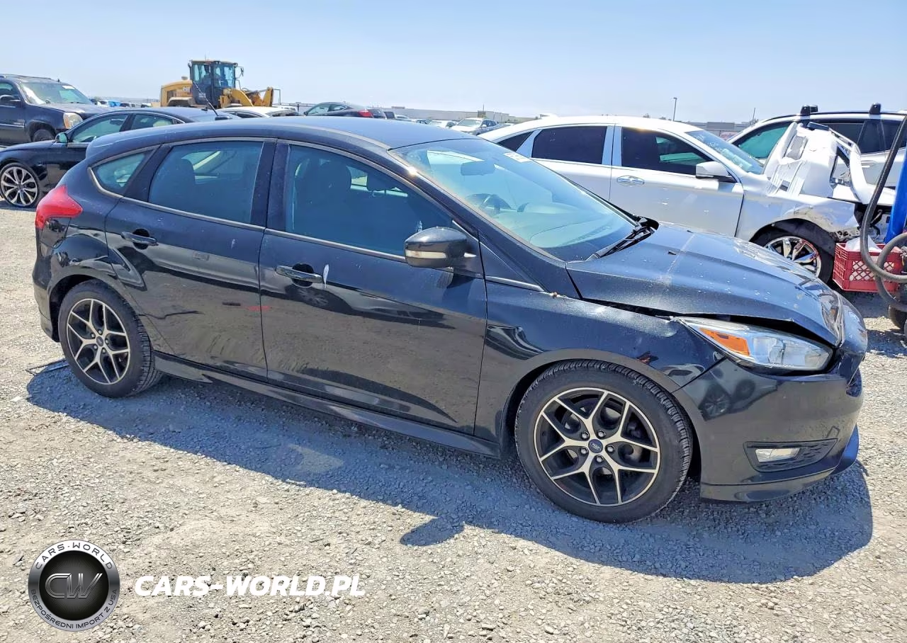 2015 Ford Focus Se VIN:1FADP3K29FL375248 - 4