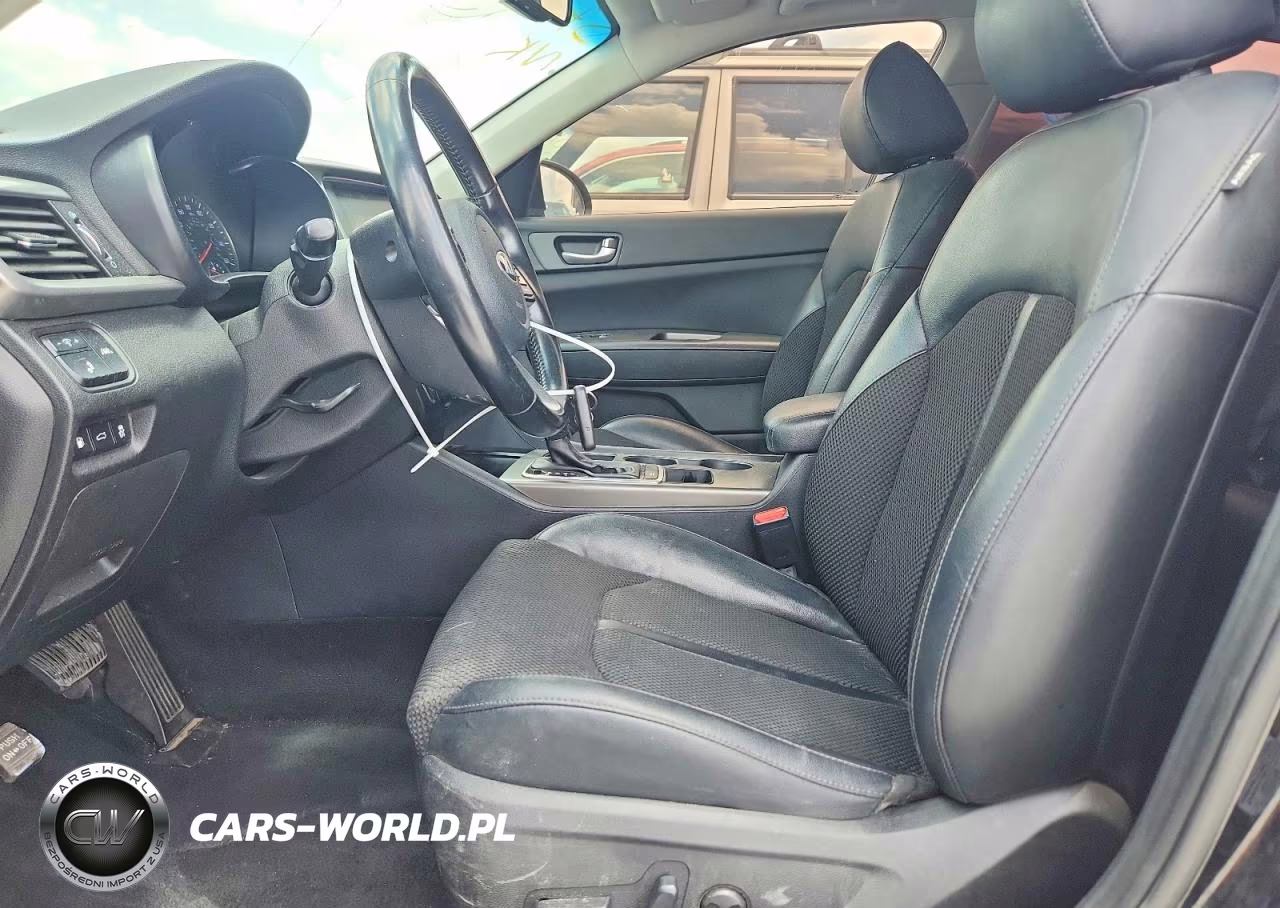 2019 Kia Optima S VIN:5XXGT4L32KG374467 - 7