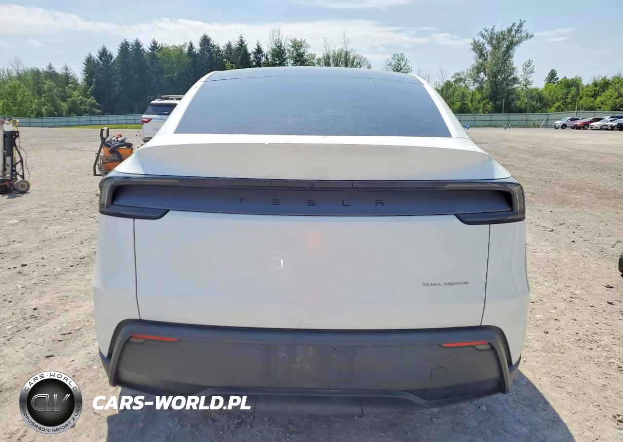 2026 Tesla Model Y VIN:7SAYGDEE0TF551113 - 6