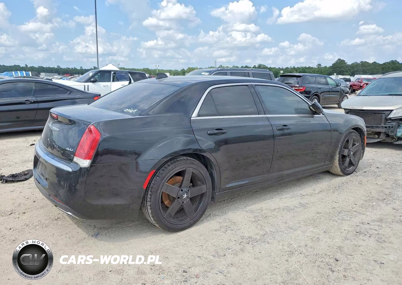 2016 Chrysler 300 Limited VIN:2C3CCAAG4GH207667 - 3