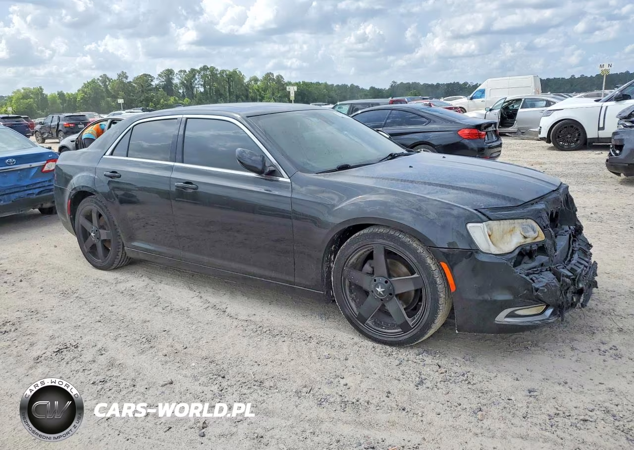 2016 Chrysler 300 Limited VIN:2C3CCAAG4GH207667 - 4