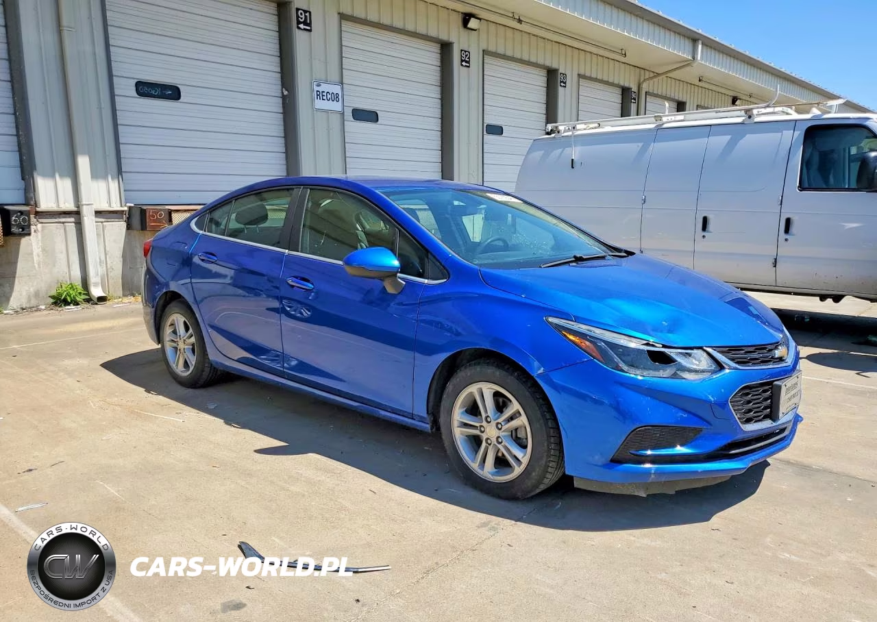 2018 Chevrolet Cruze Lt VIN:1G1BE5SM4J7233288 - 4