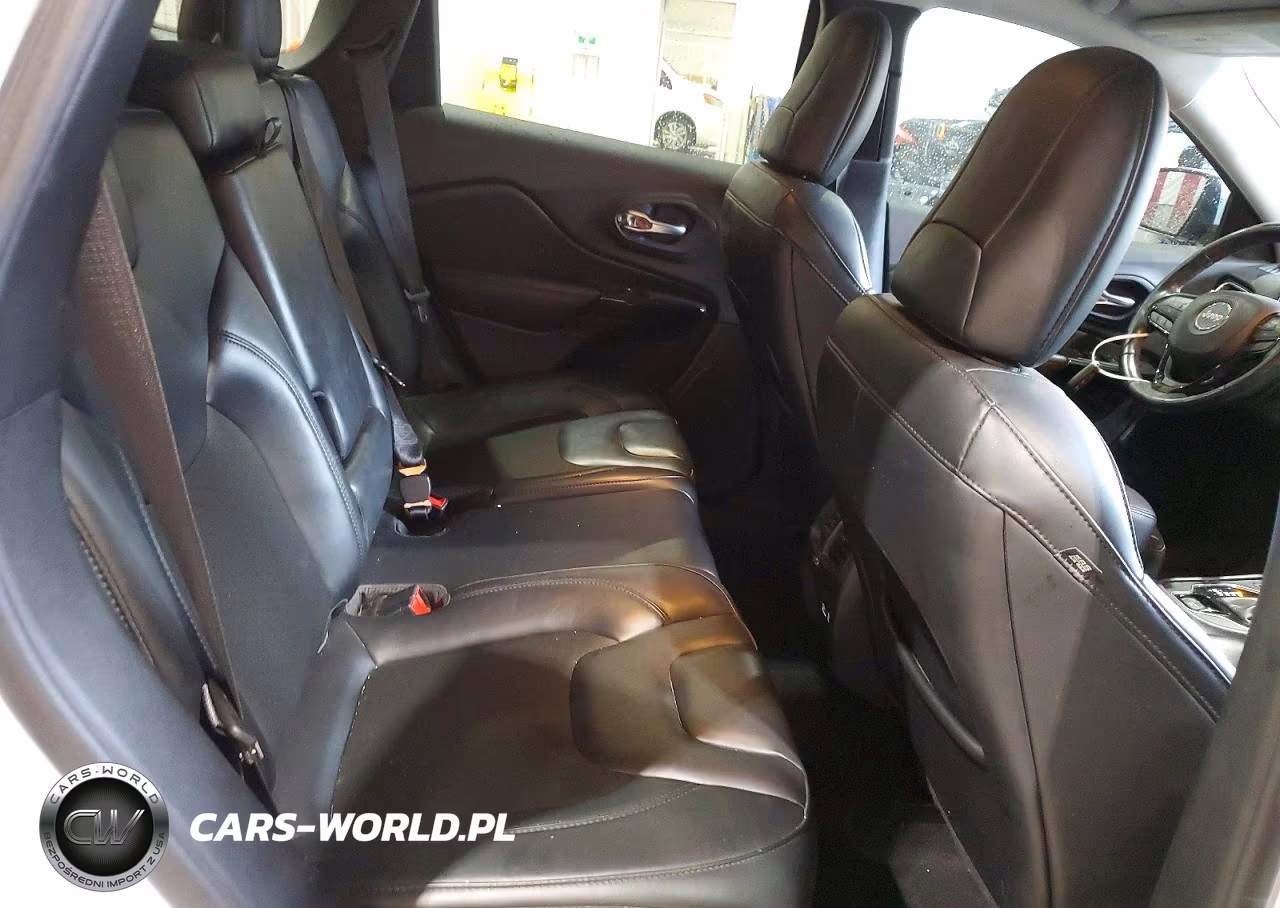 2021 Jeep Cherokee Latitude Plus VIN:1C4PJLLB7MD144184 - 10