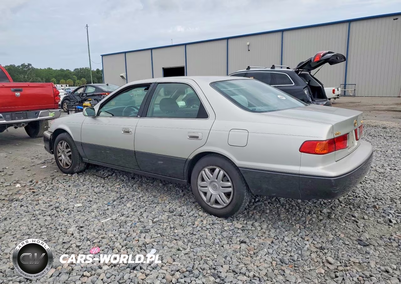 2000 Toyota Camry Le VIN:4T1BG22K2YU670082 - 2