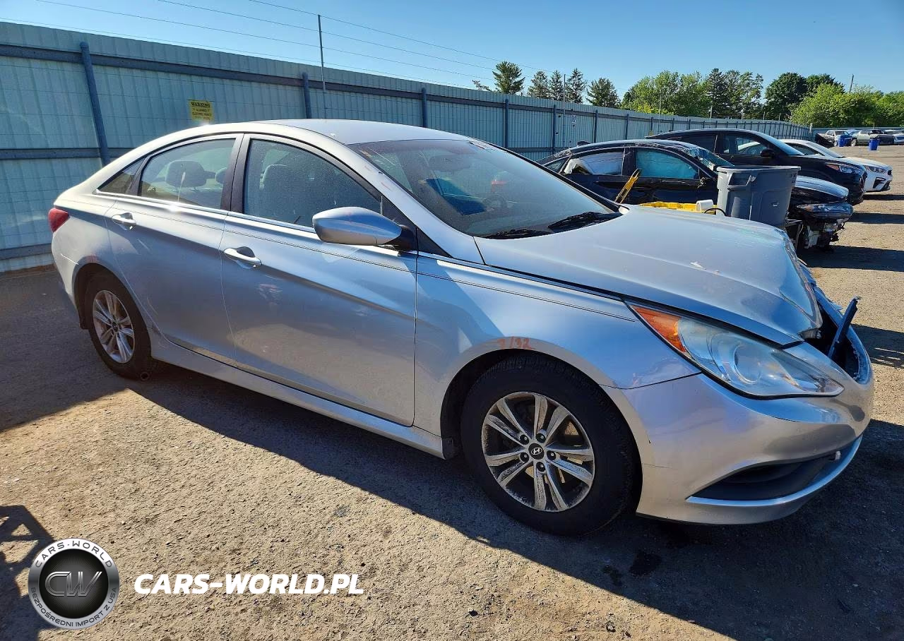 2014 Hyundai Sonata Gls VIN:5NPEB4AC2EH895369 - 4