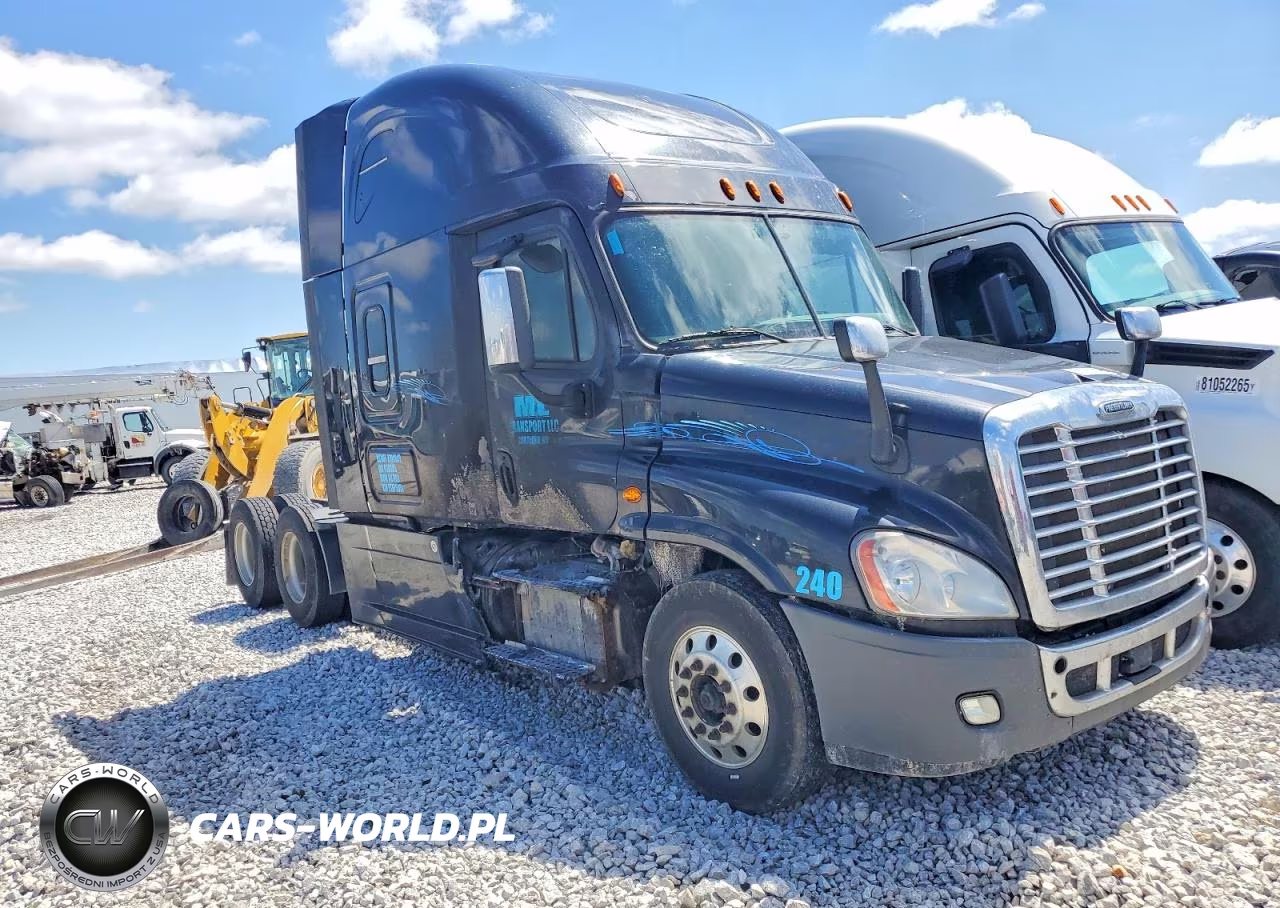 2014 Freightliner Cascadia Semi Truck