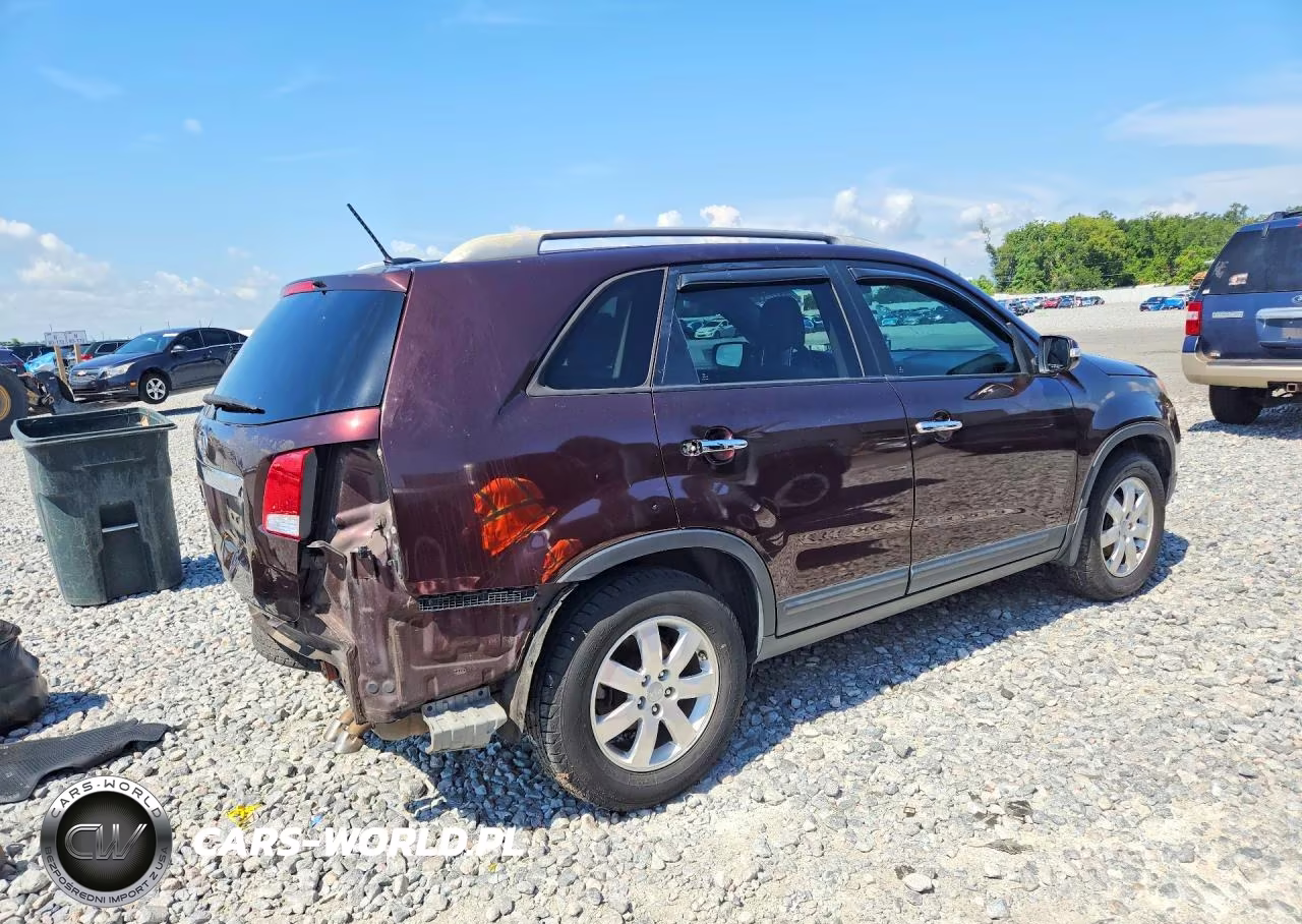 2012 Kia Sorento Lx VIN:5XYKT3A69CG306066 - 3