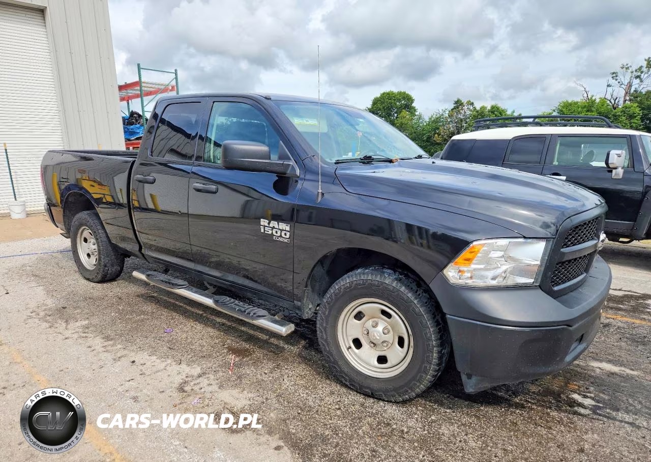 2019 Ram 1500 Classic Tradesman VIN:1C6RR6FG8KS529909 - 4