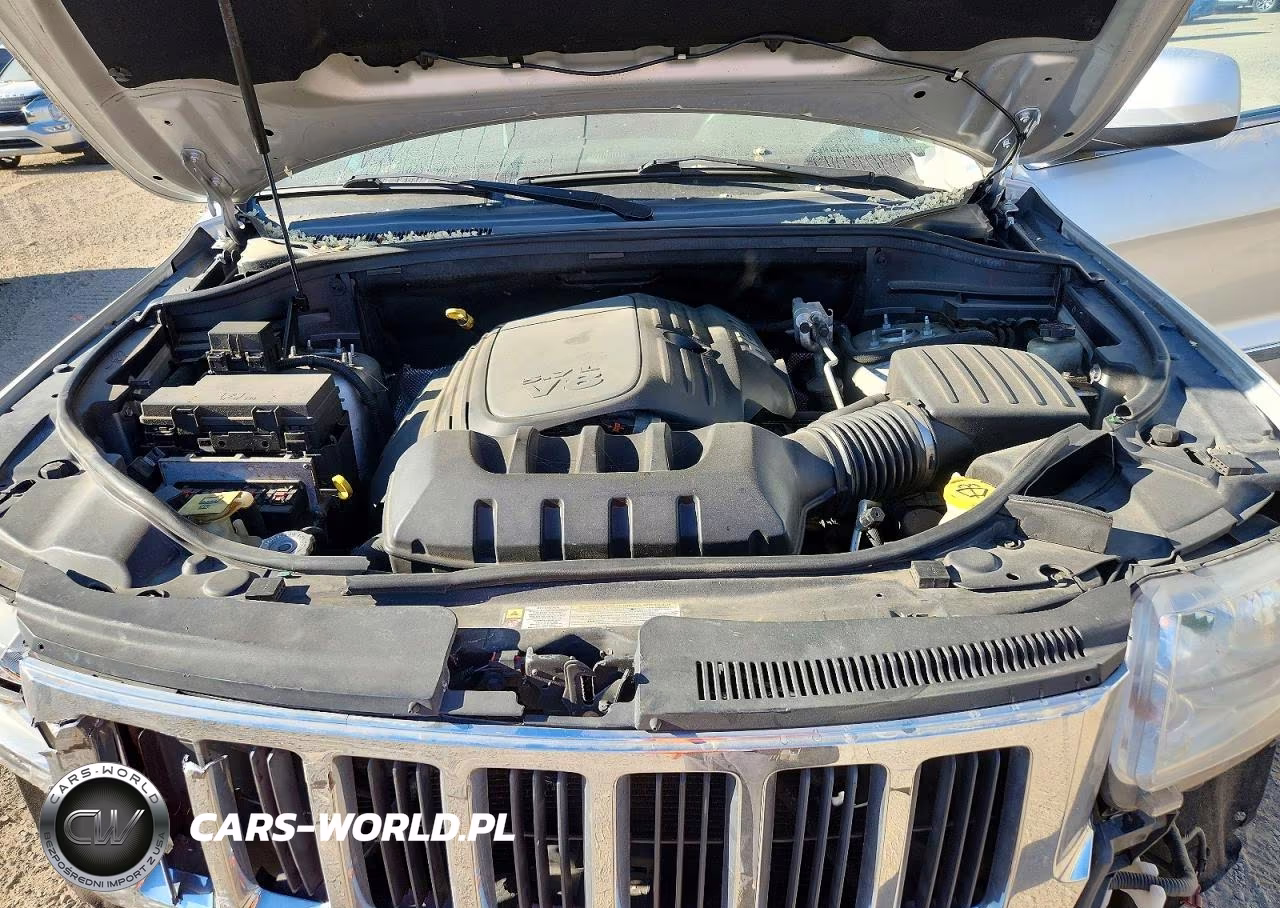 2012 Jeep Grand Cherokee Laredo VIN:1C4RJEAT3CC361865 - 12