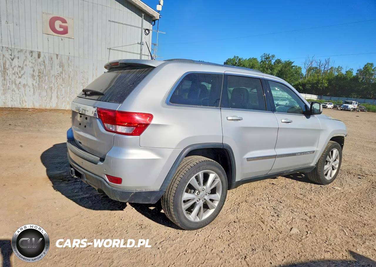 2012 Jeep Grand Cherokee Laredo VIN:1C4RJEAT3CC361865 - 3