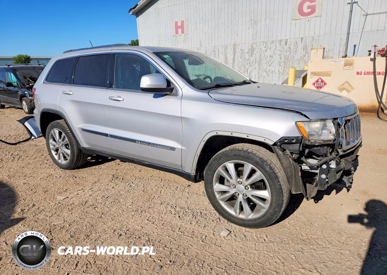 2012 Jeep Grand Cherokee Laredo VIN:1C4RJEAT3CC361865 - 4