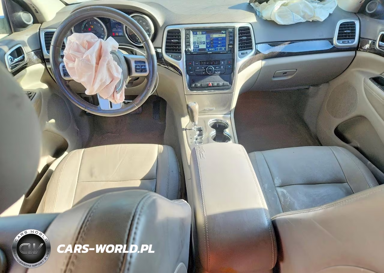 2012 Jeep Grand Cherokee Laredo VIN:1C4RJEAT3CC361865 - 8
