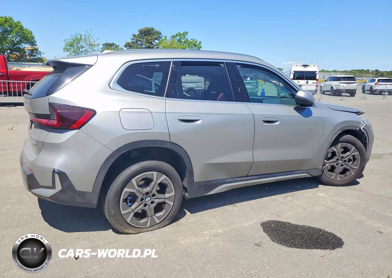 2026 BMW X1 xDrive28I VIN:WBX73EF05T5627586 - 3