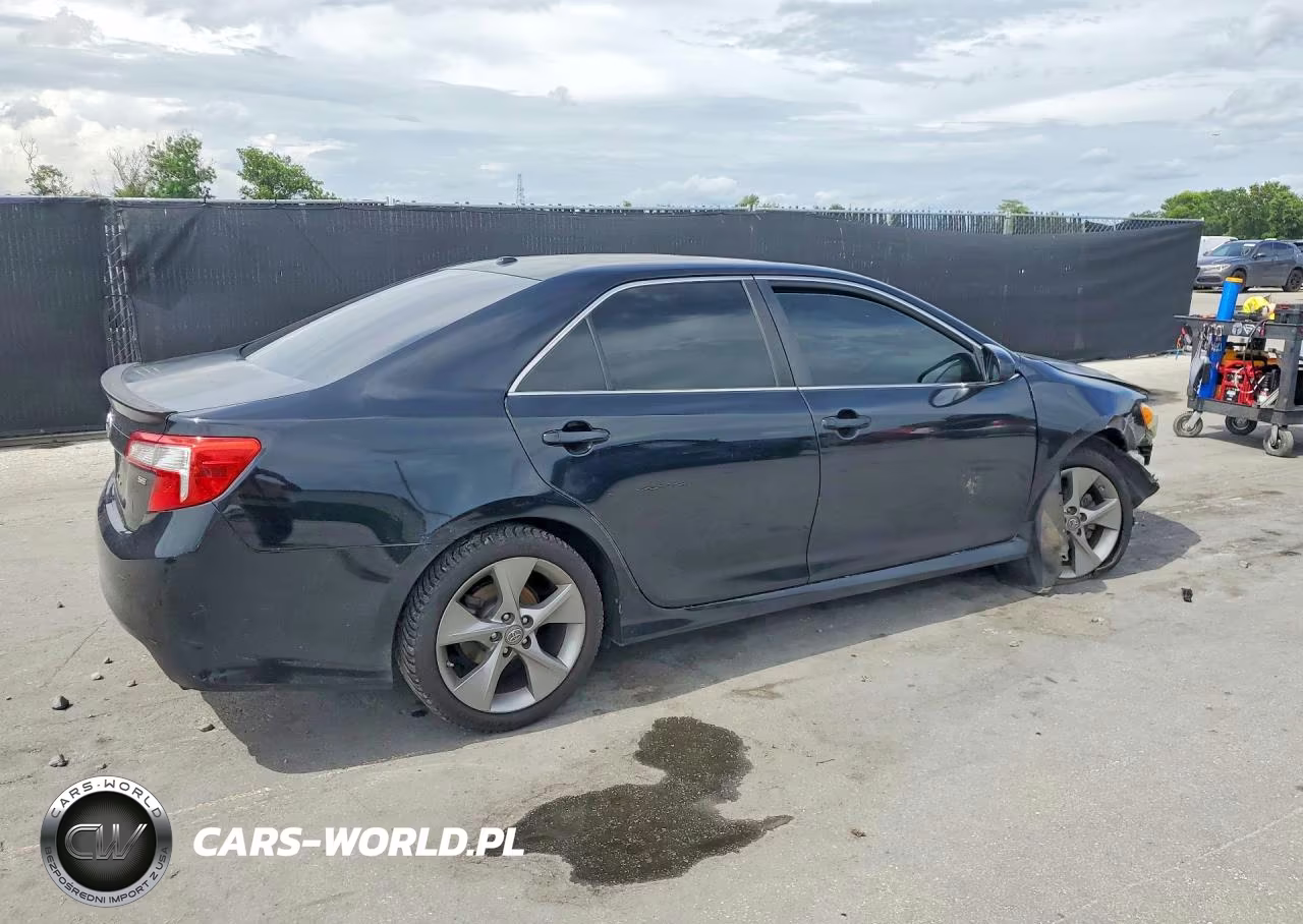 2014 Toyota Camry Se V6 VIN:4T1BK1FKXEU539741 - 3