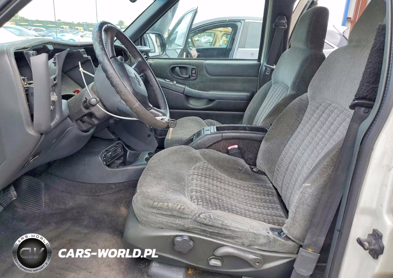 2002 Chevrolet Blazer VIN:1GNCS13W52K141299 - 7