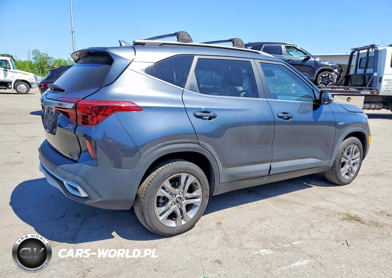 2021 Kia Seltos S VIN:KNDEUCAA5M7218452 - 3