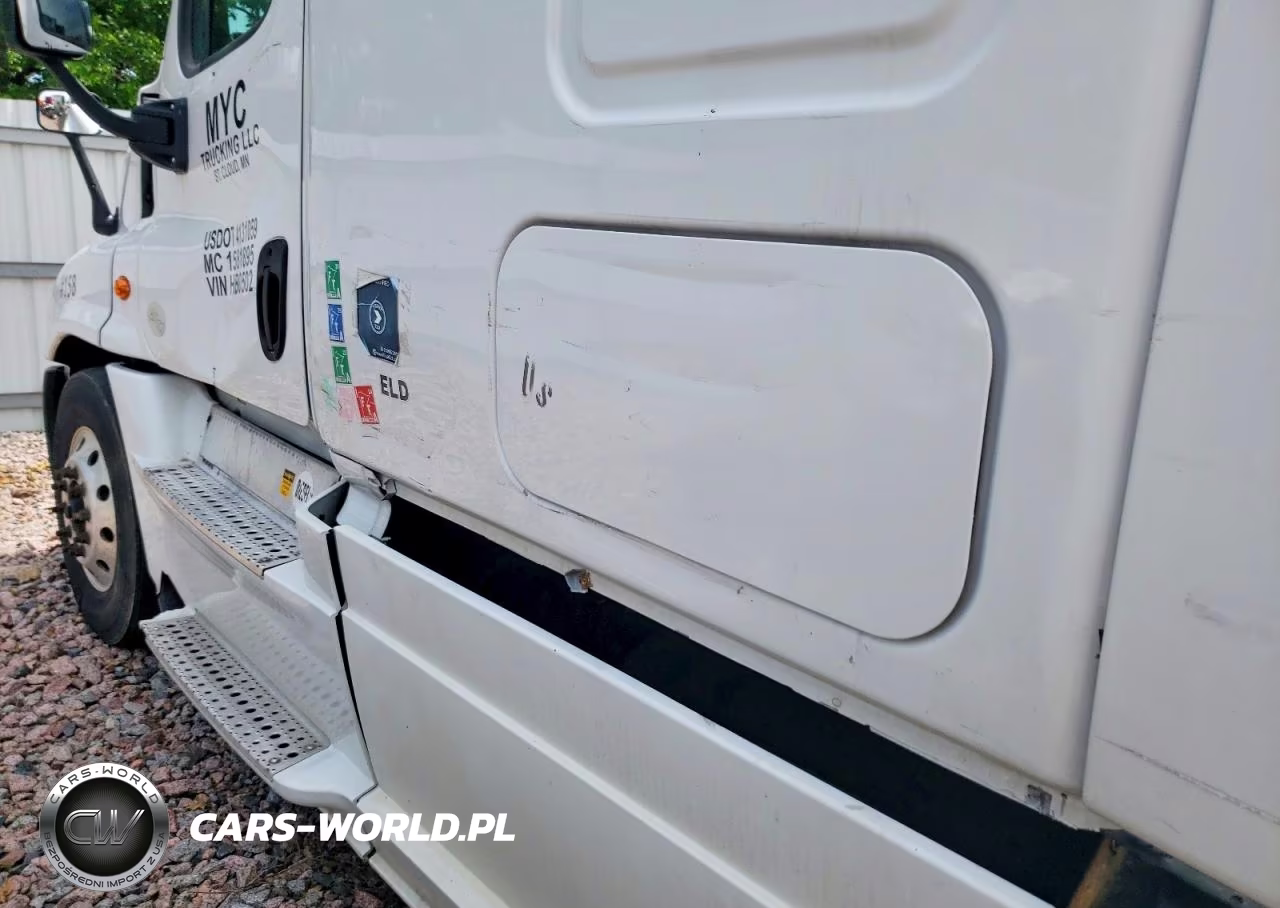 2016 Freightliner Cascadia 125 Semi Truck VIN:3AKJGLBG0GSHB0502 - 9