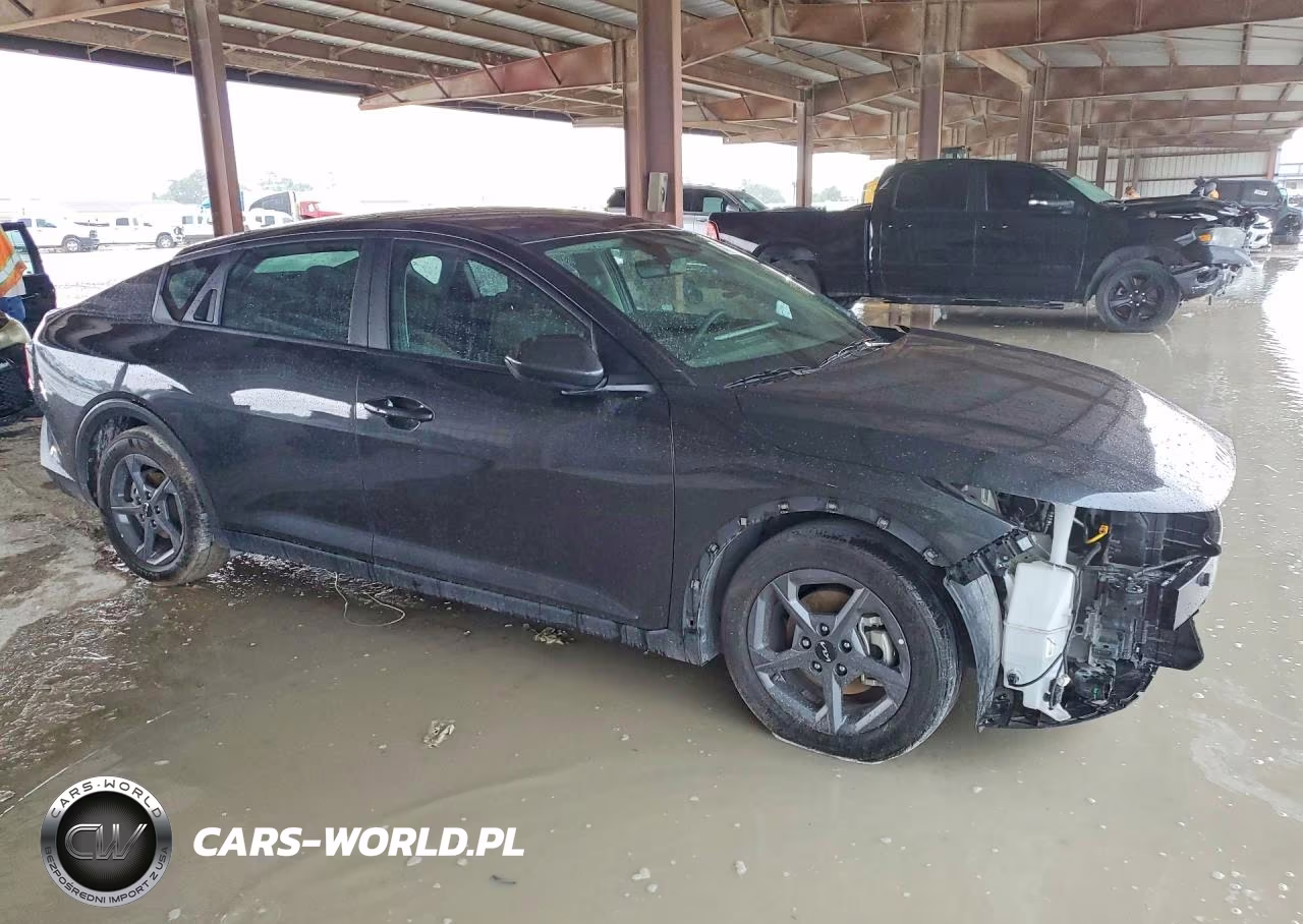 2025 Kia K4 Lxs VIN:3KPFT4DE6SE014249 - 4