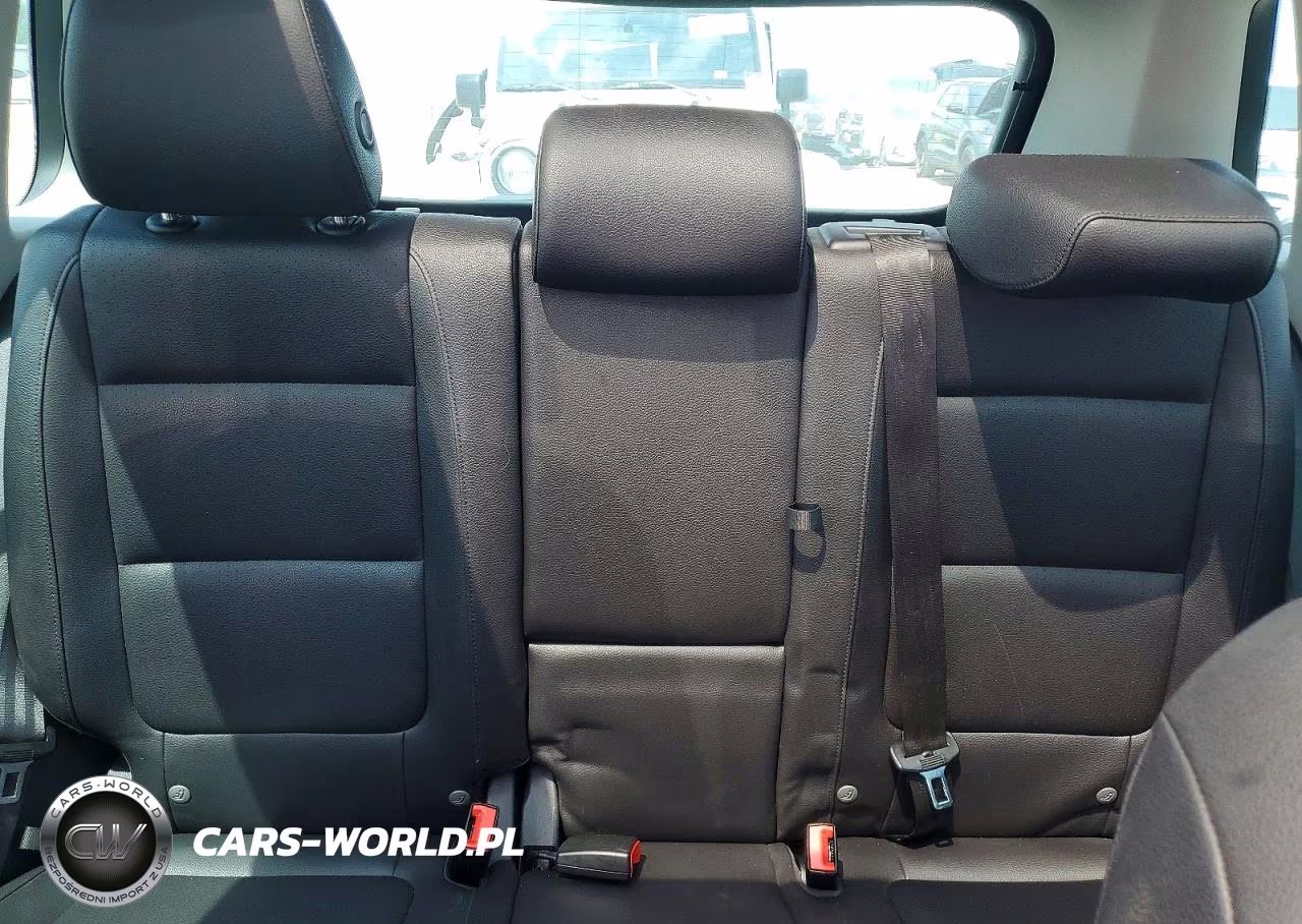 2016 Volkswagen Tiguan S VIN:WVGBV7AX8GW568465 - 10