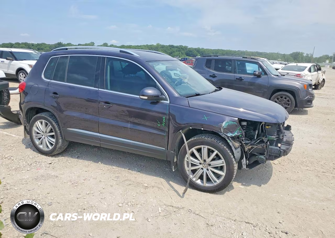 2016 Volkswagen Tiguan S VIN:WVGBV7AX8GW568465 - 4