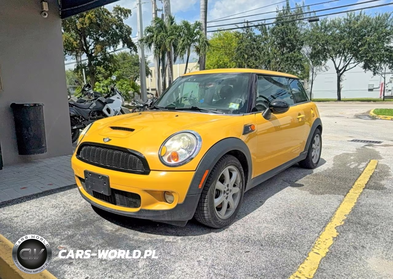 2007 Mini Cooper S VIN:WMWMF73537TT86015 - 2