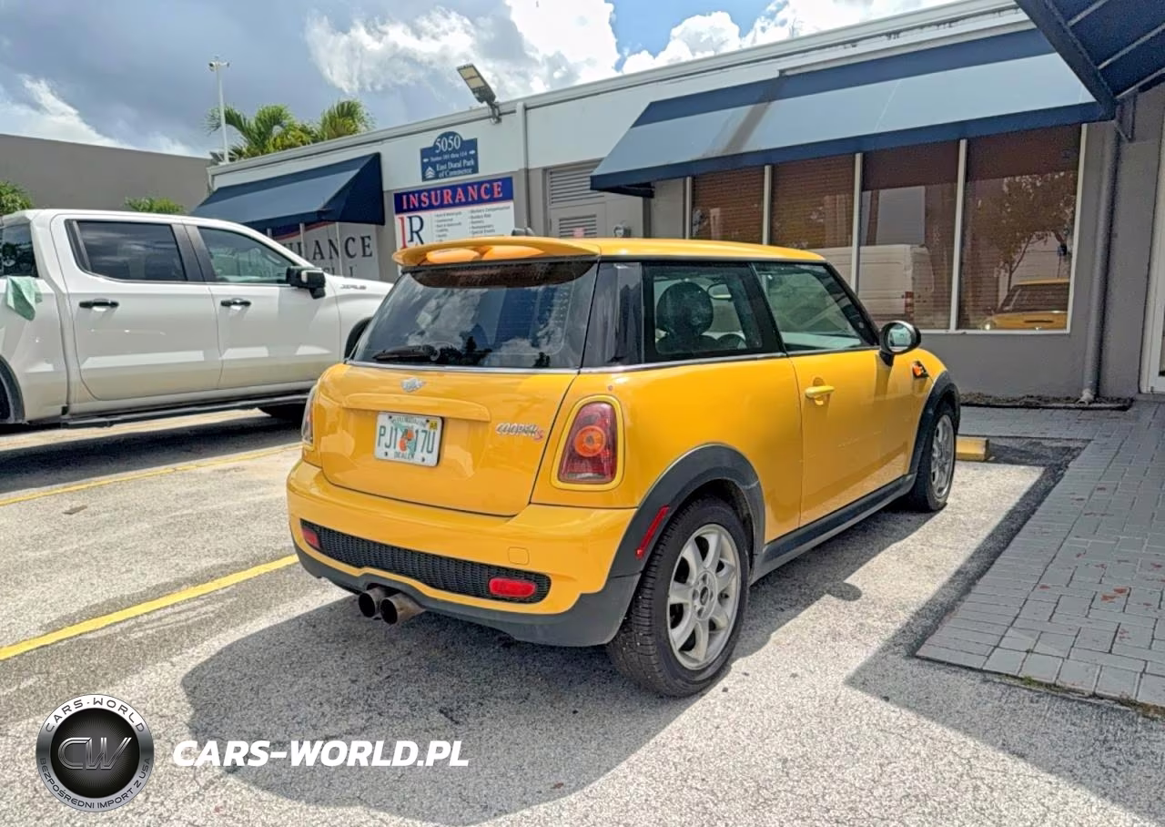 2007 Mini Cooper S VIN:WMWMF73537TT86015 - 4