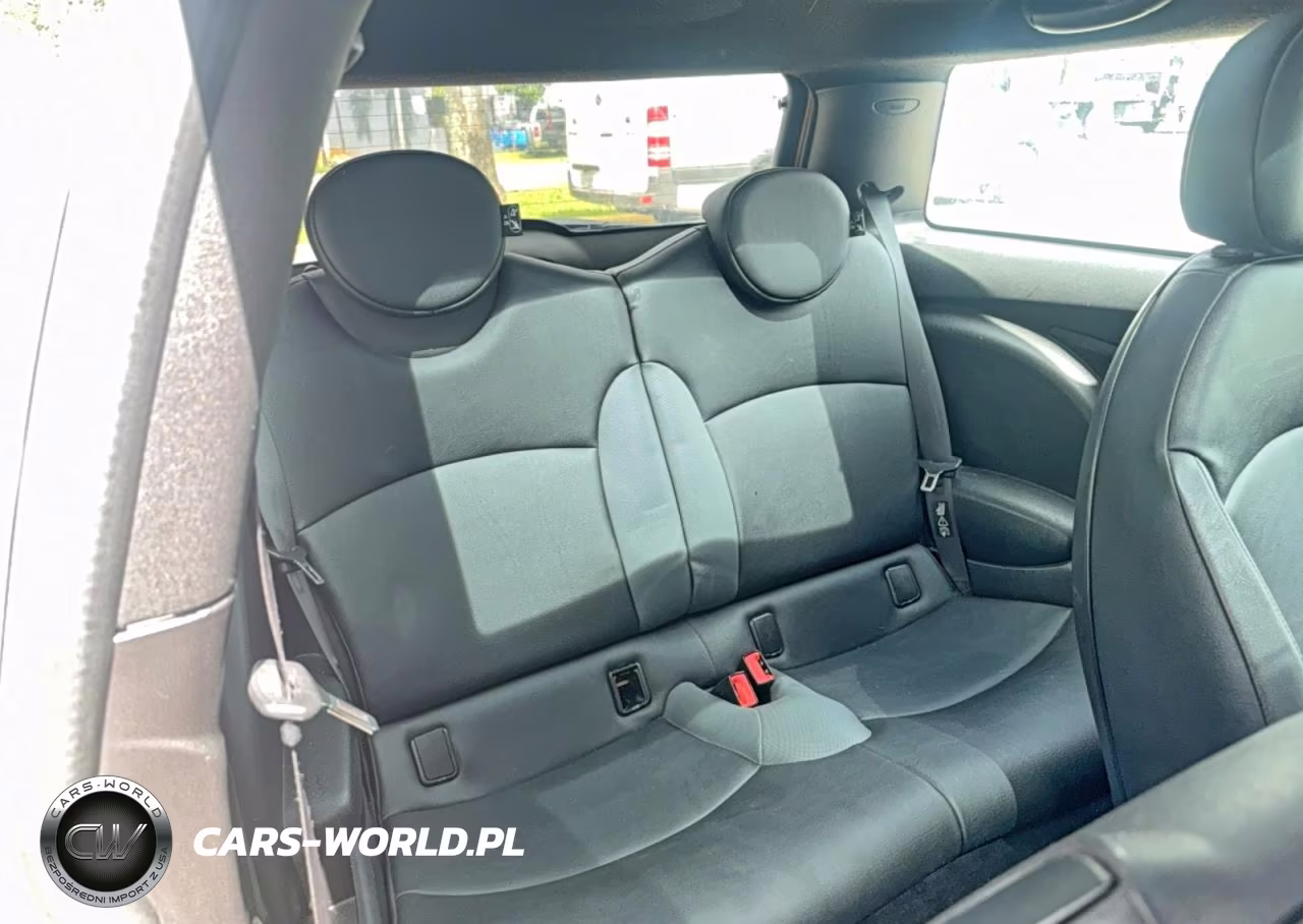 2007 Mini Cooper S VIN:WMWMF73537TT86015 - 6