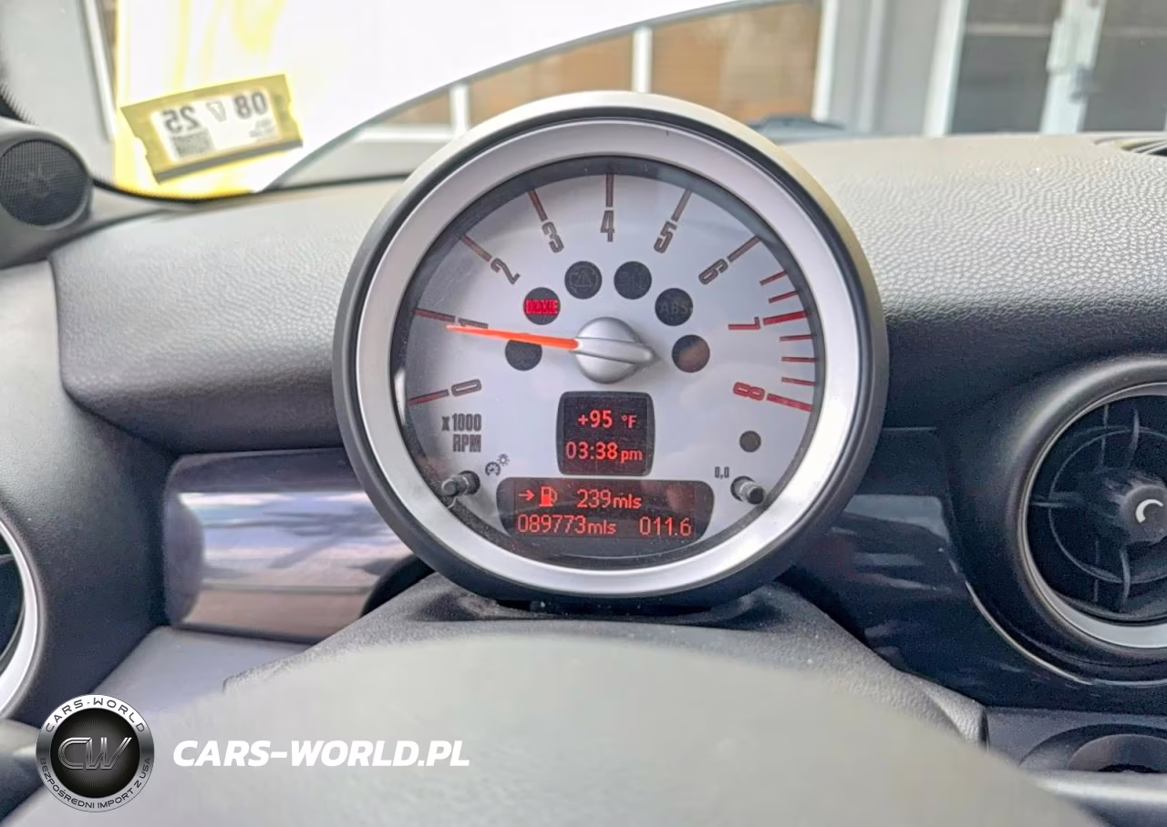 2007 Mini Cooper S VIN:WMWMF73537TT86015 - 8