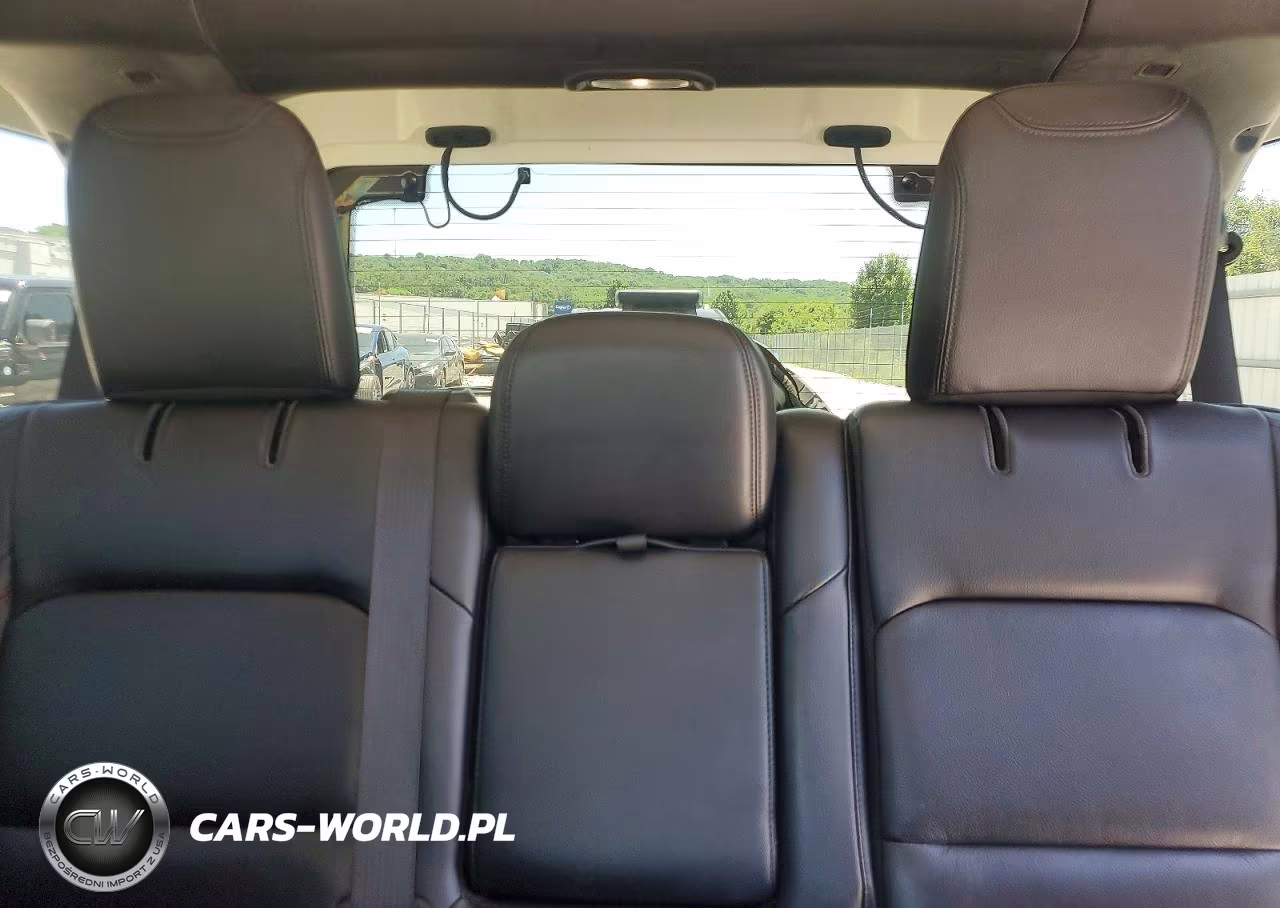 2019 Jeep Wrangler Unlimited Rubicon VIN:1C4HJXFG2KW677175 - 10