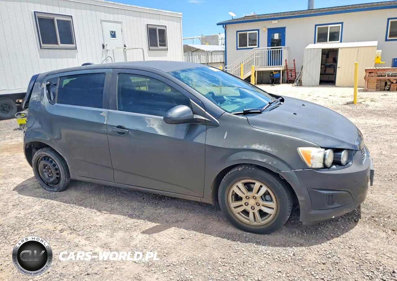 2016 Chevrolet Sonic Lt VIN:1G1JC6SH3G4156174 - 4