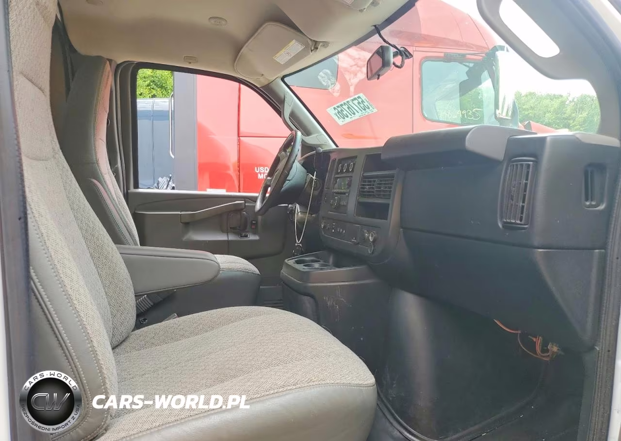 2018 GMC Savana Delivery Truck VIN:1GD07RFG8J1313390 - 11
