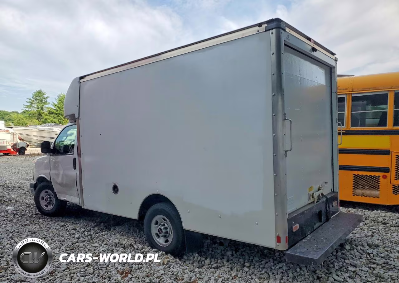 2018 GMC Savana Delivery Truck VIN:1GD07RFG8J1313390 - 2