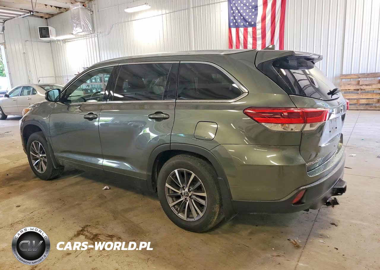 2019 Toyota Highlander Xle VIN:5TDJZRFH4KS724656 - 2