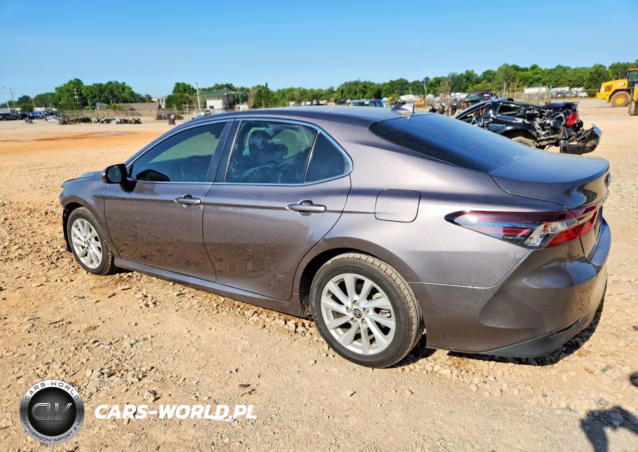 2021 Toyota Camry Le VIN:4T1C11AK7MU584889 - 2