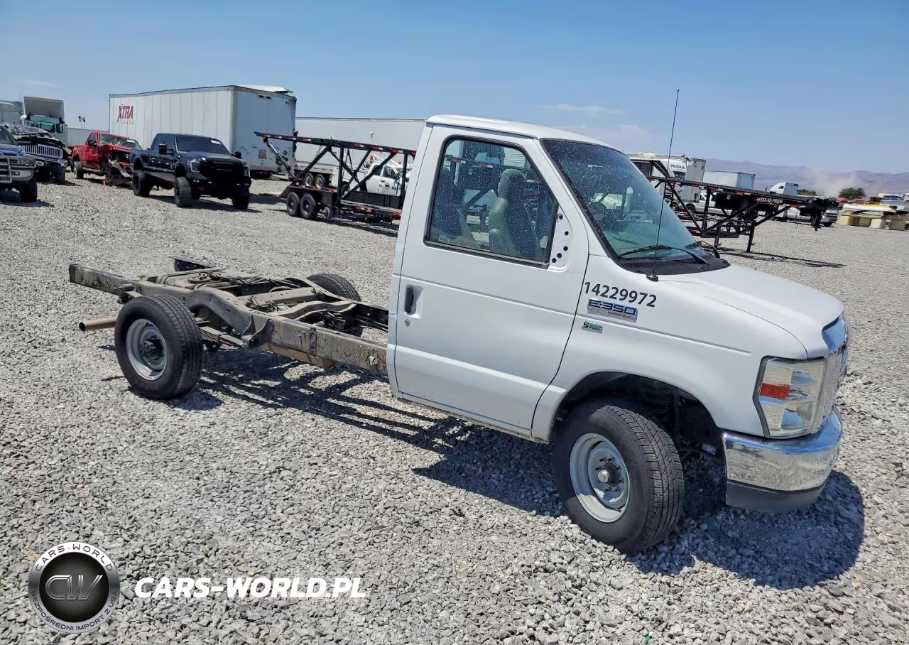 2017 Ford Econoline E350 Super Duty Cutaway Van VIN:1FDWE3F61HDC65633 - 4