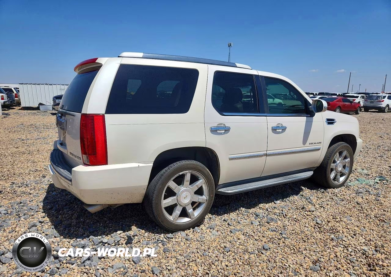 2011 Cadillac Escalade Luxury VIN:1GYS3BEF4BR157905 - 3