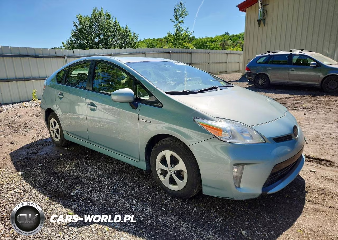 2014 Toyota Prius Two VIN:JTDKN3DU6E1834624 - 4