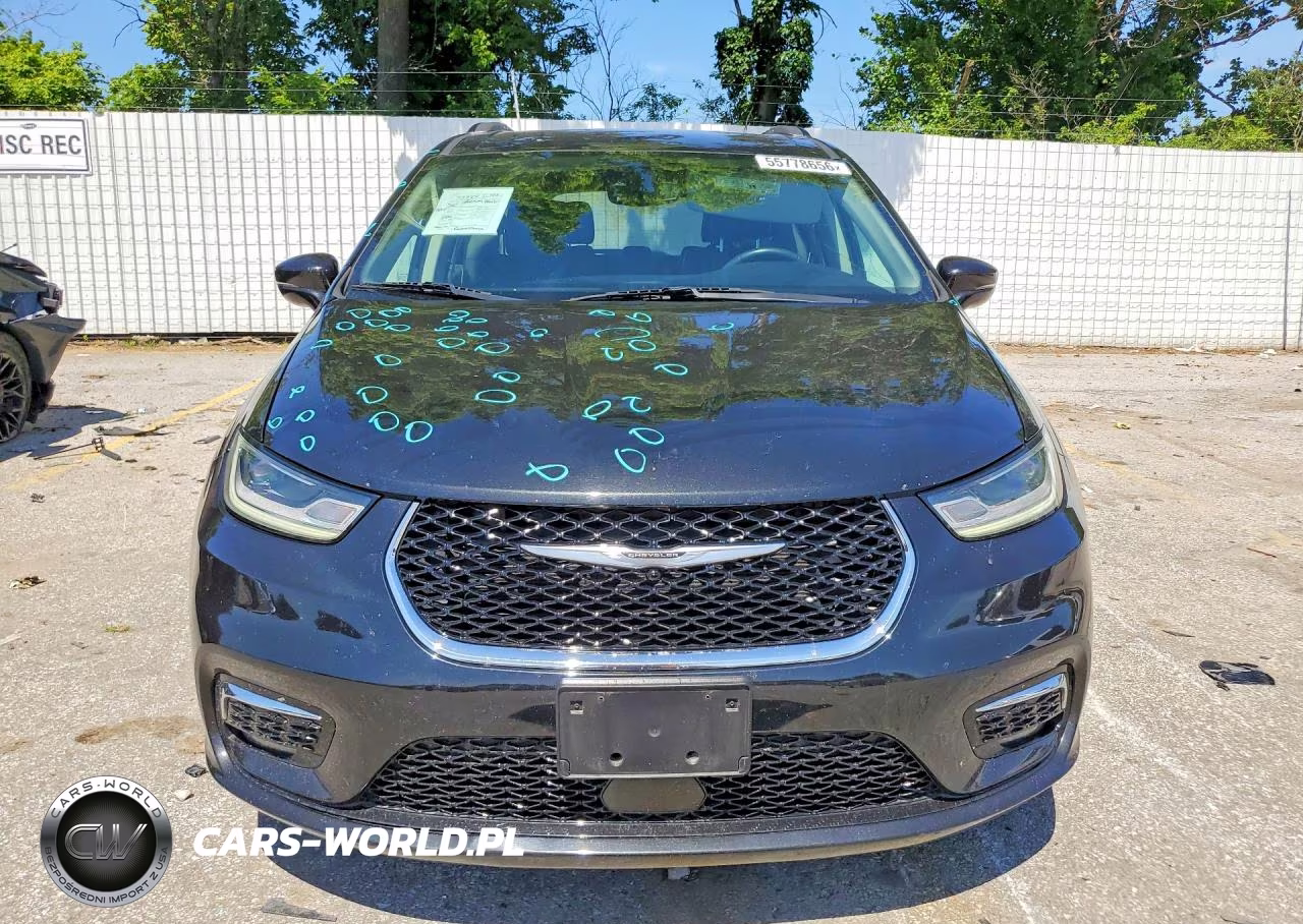 2022 Chrysler Pacifica Touring L VIN:2C4RC1BG6NR132675 - 5